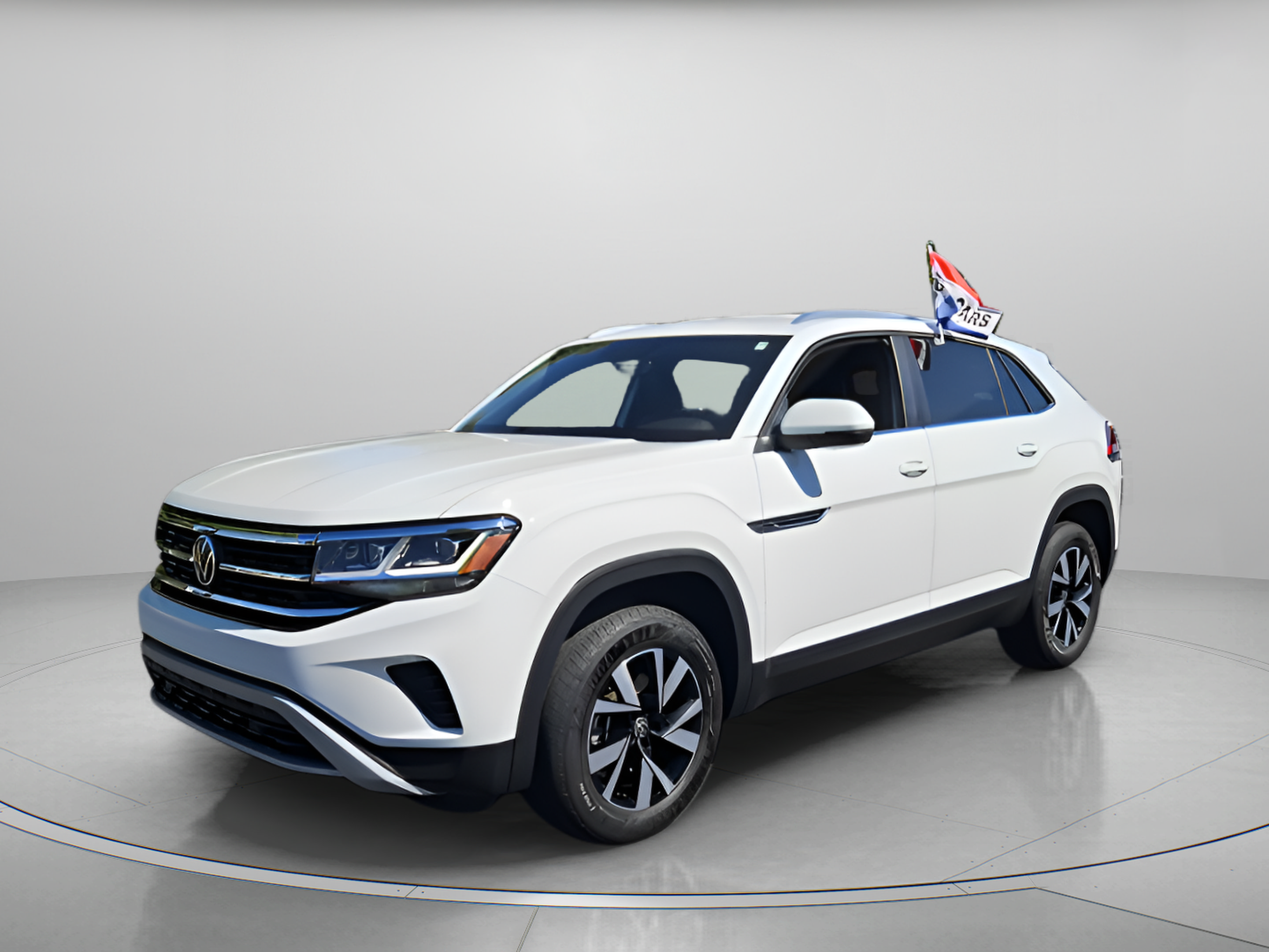 Used 2023 Volkswagen Atlas Cross Sport SE FWD image 1