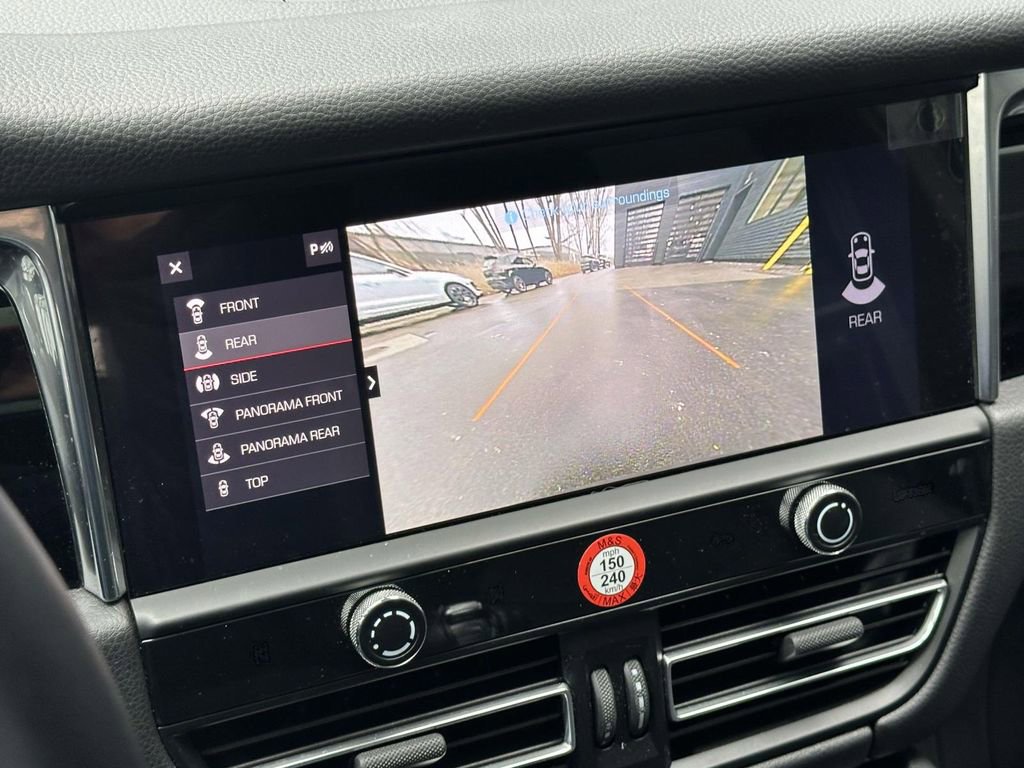 Certified 2025 Porsche Macan image 25