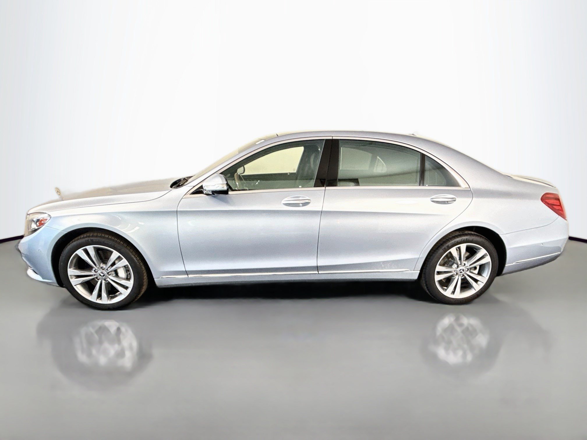 Used 2016 Mercedes-Benz S 550 4MATIC Sedan image 6
