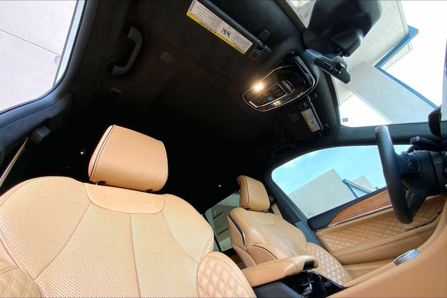 Used 2023 Jeep Grand Cherokee L Summit AWD/4WD image 14