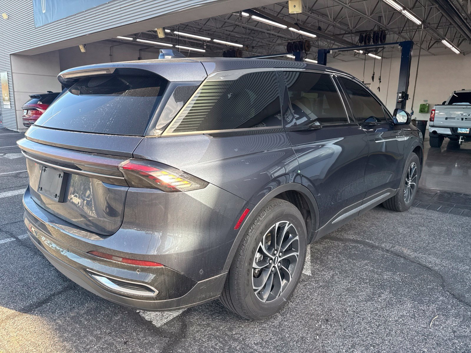 Used 2024 Lincoln Nautilus Premier AWD/4WD image 5