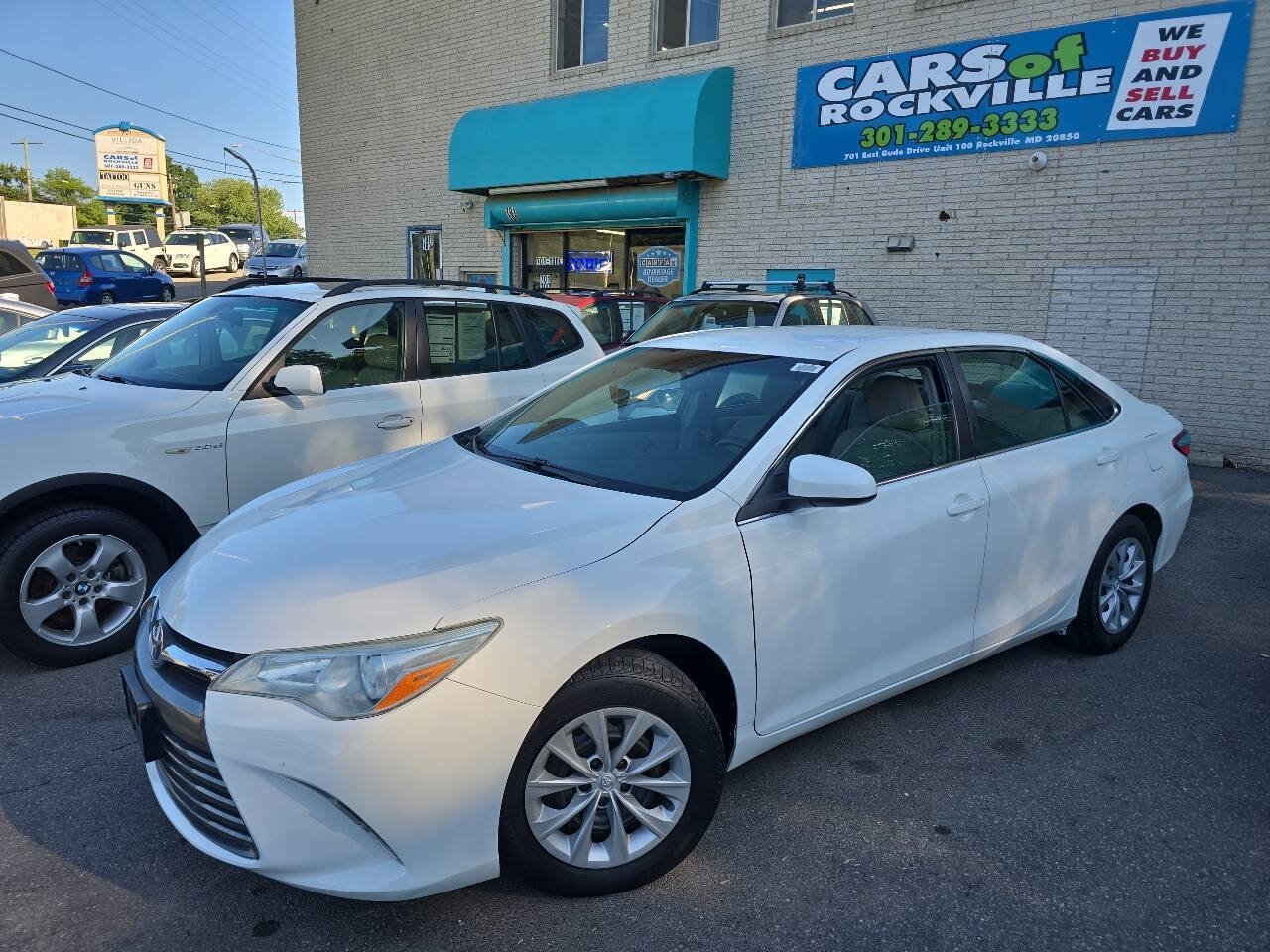 Used 2015 Toyota Camry LE FWD image 4