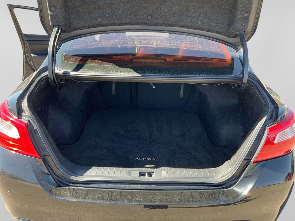 Used 2017 Nissan Altima 3.5 SL w/ 3.5SL Technology Package image 11