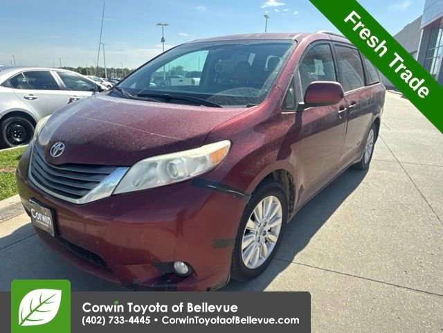 Used 2011 Toyota Sienna XLE AWD/4WD image 8