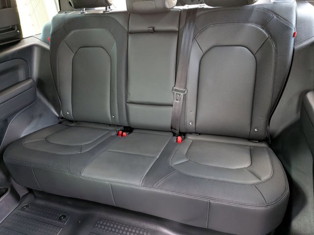 Used 2023 Land Rover Defender 90 X-Dynamic SE image 16