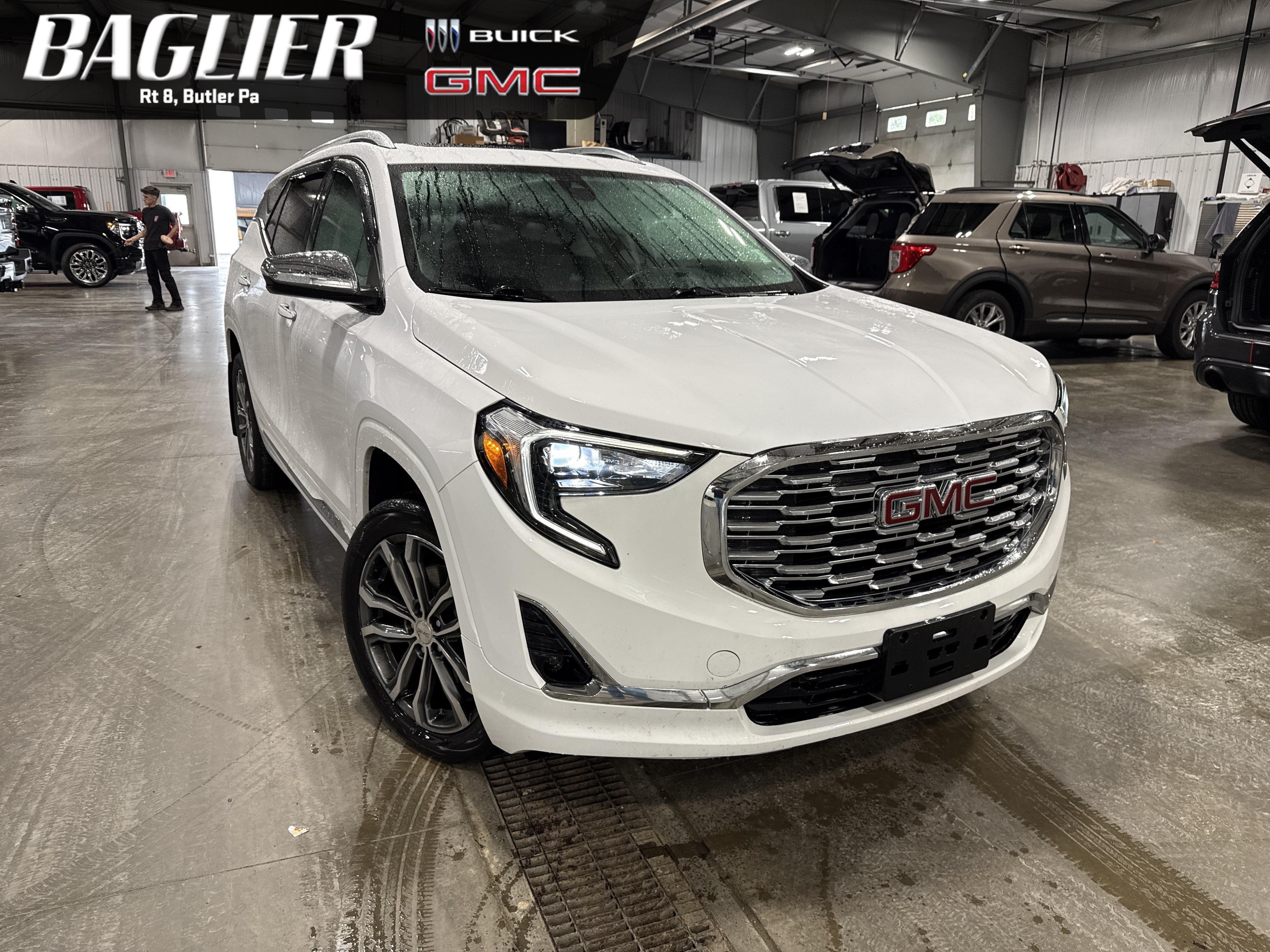 Used 2019 GMC Terrain Denali w/ Driver Alert Package II AWD/4WD image 1