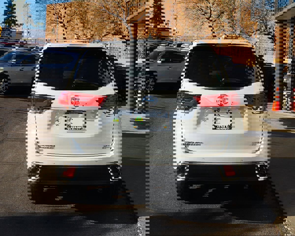 Used 2019 Toyota Highlander Limited image 11