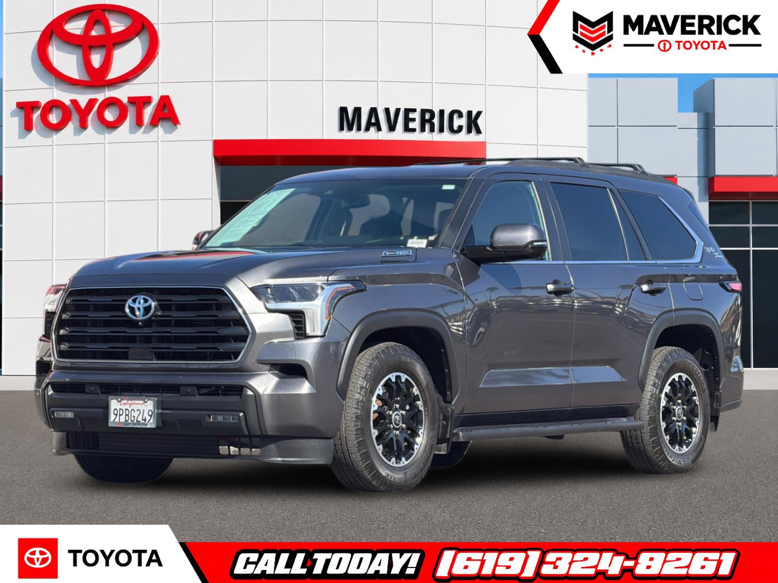 Used 2024 Toyota Sequoia SR5 w/ SR5 Premium Package AWD/4WD image 1