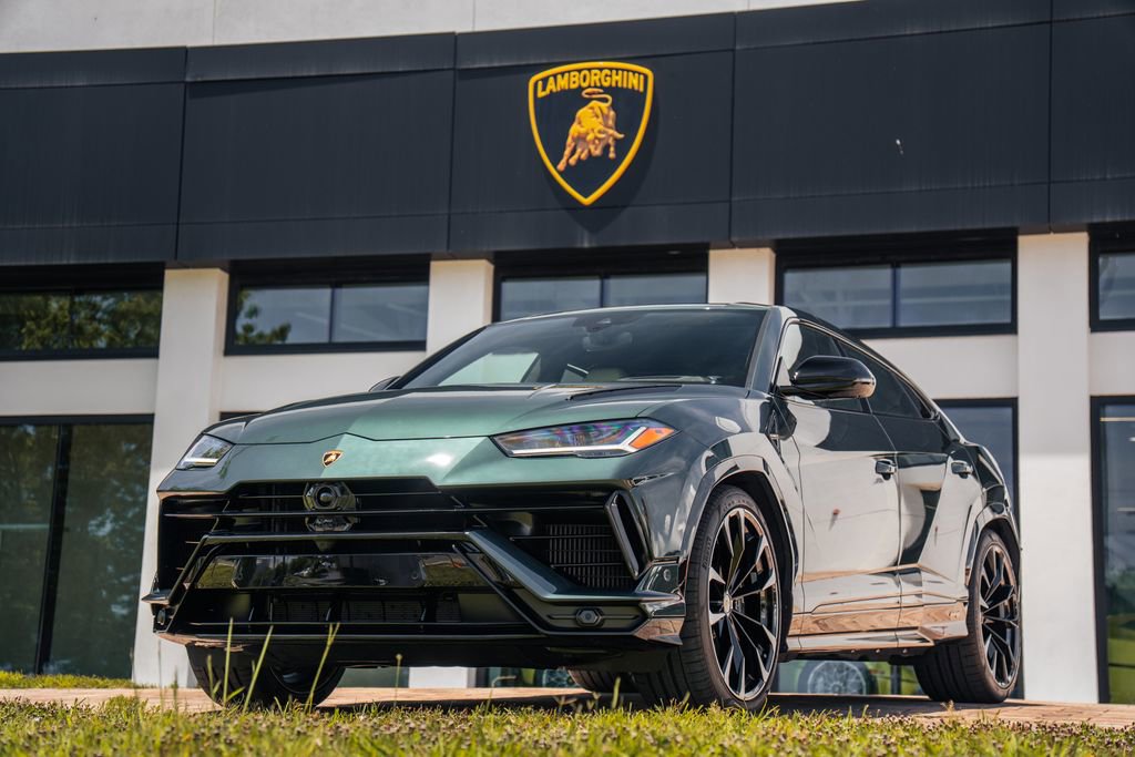 Used 2024 Lamborghini Urus S AWD/4WD image 1
