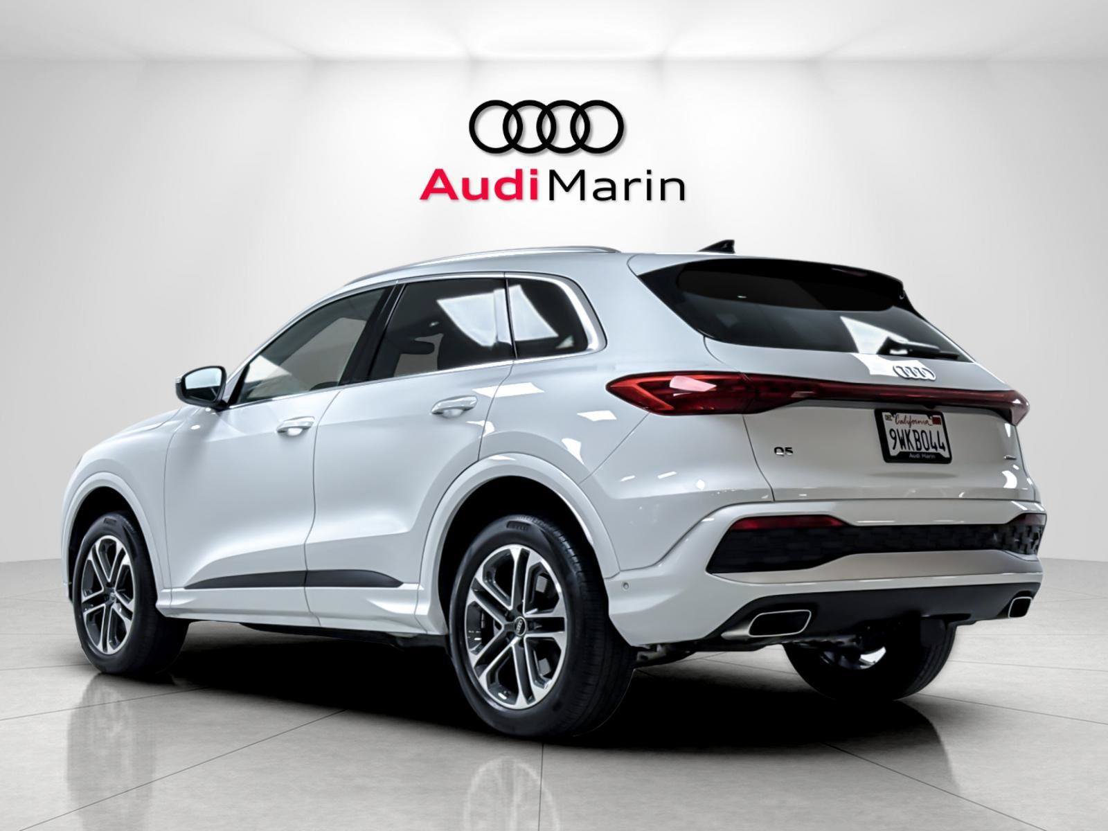 Used 2025 Audi Q5 Premium w/ Convenience Package AWD/4WD image 3