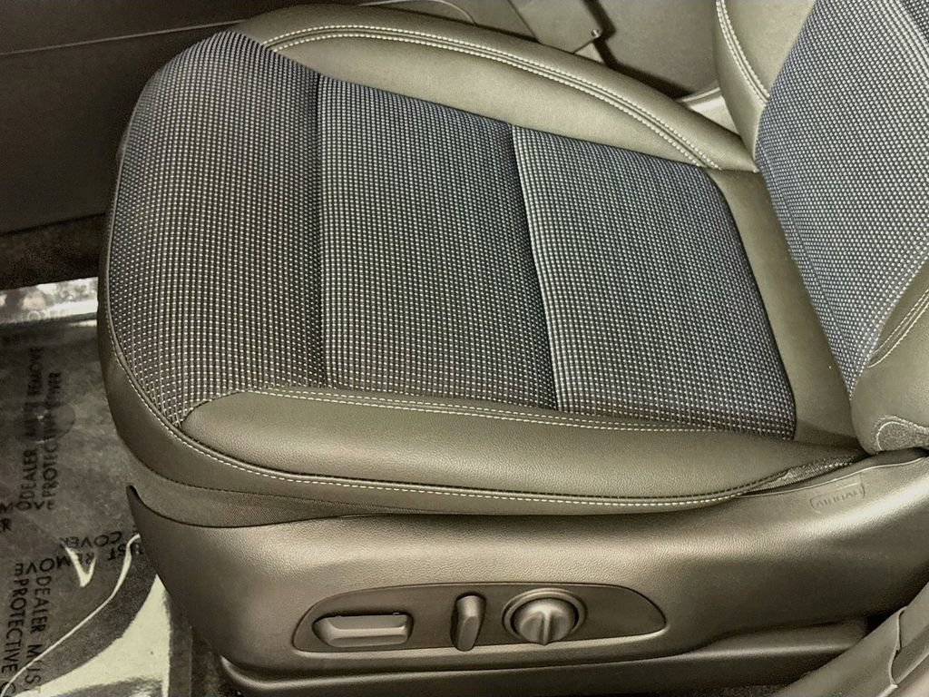 New 2026 Buick Envista Sport Touring w/ Convenience I Package FWD image 17