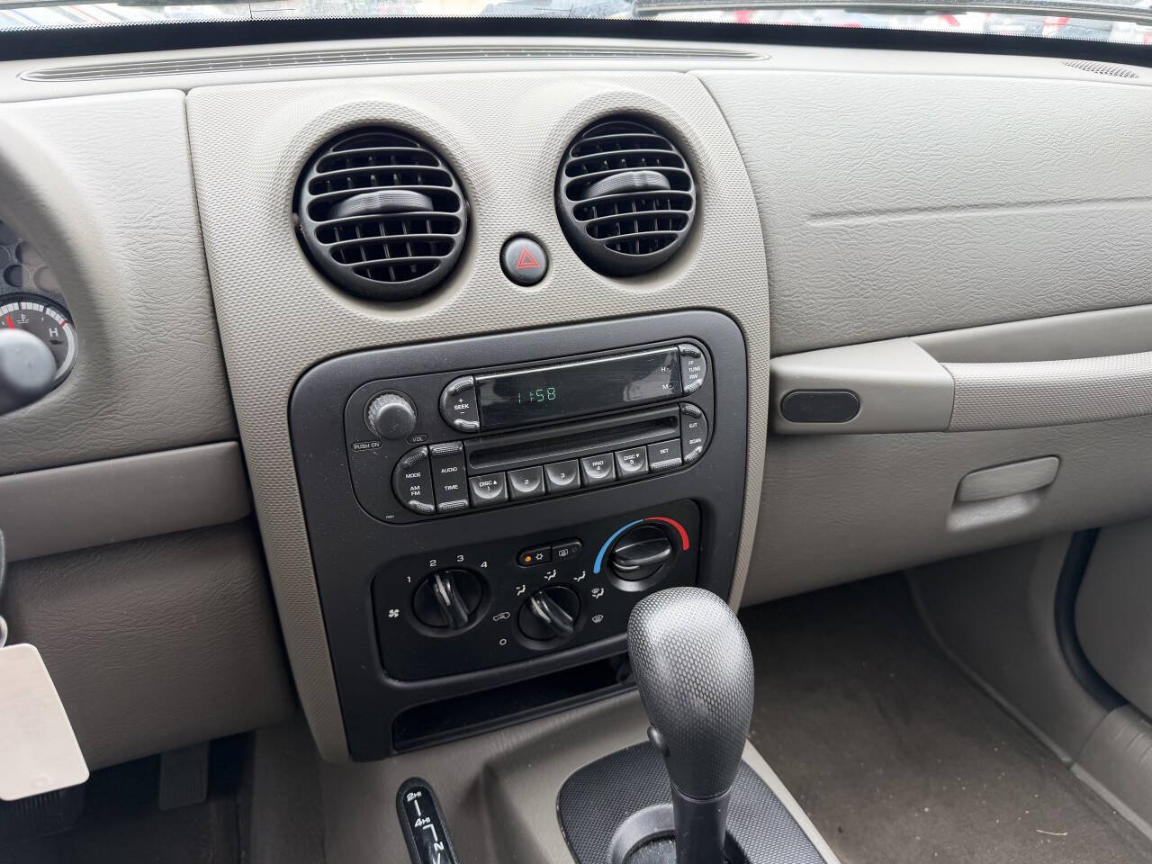 Used 2006 Jeep Liberty Sport AWD/4WD image 23