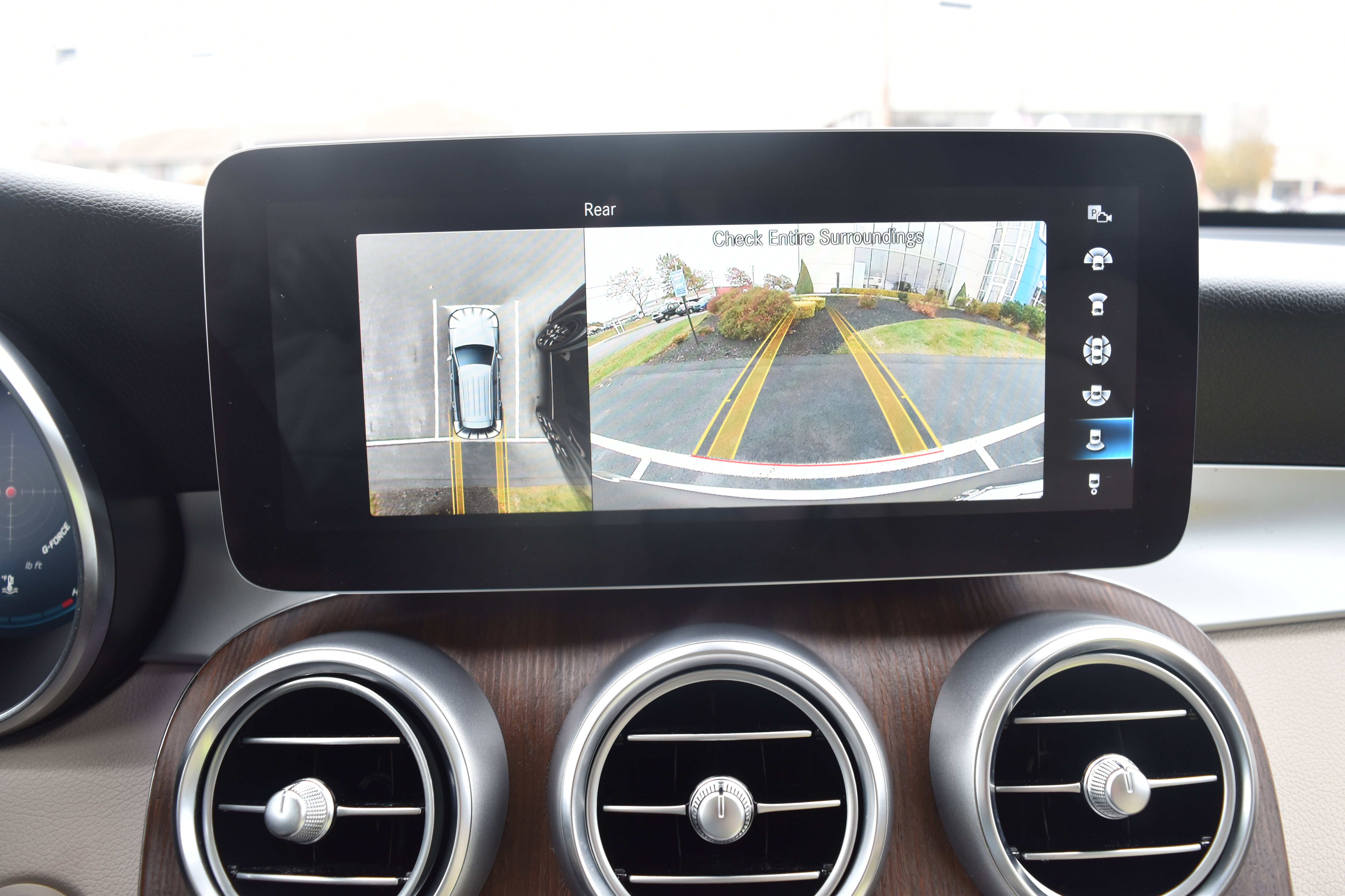 Used 2021 Mercedes-Benz GLC 300 4MATIC image 23