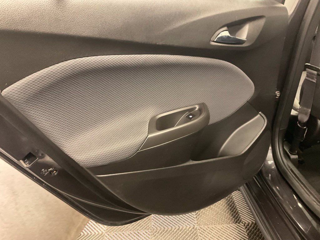 Used 2016 Chevrolet Cruze LT w/ Convenience Package FWD image 27