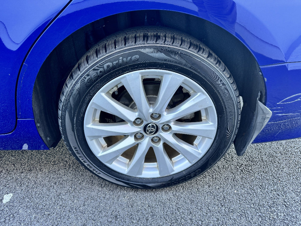 Used 2018 Toyota Camry LE w/ Convenience Package FWD image 20