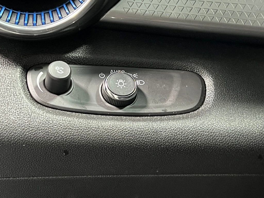 Used 2025 Chevrolet Trax LT image 22