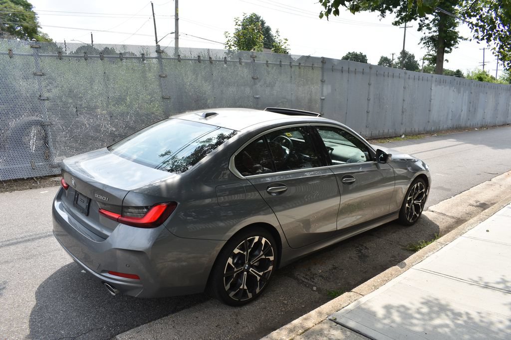 Used 2026 BMW 330i Sedan RWD image 5