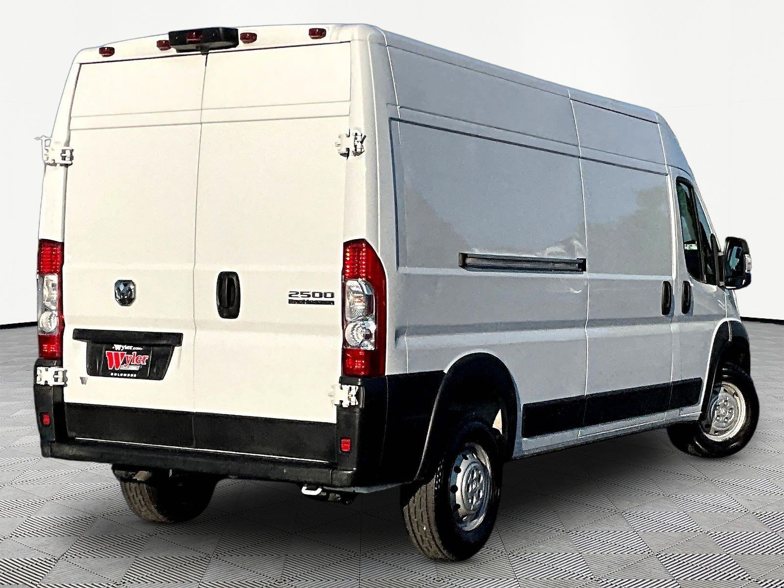 Used 2024 RAM ProMaster 2500 w/ Convenience Group FWD image 6