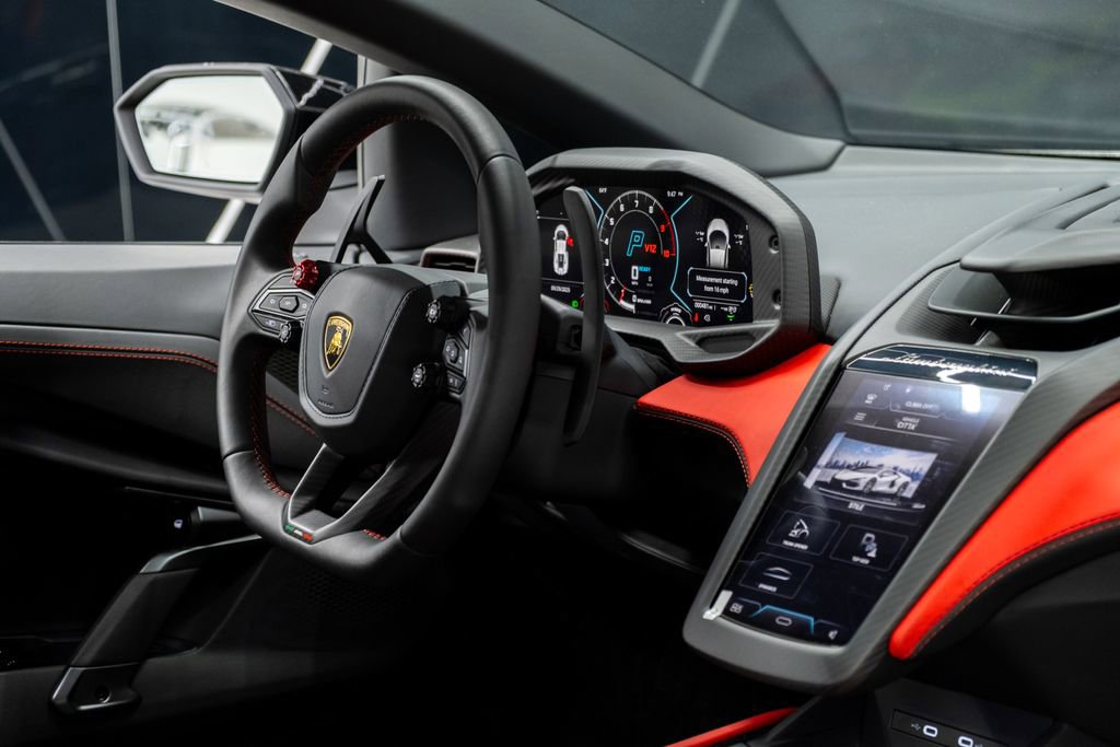 Used 2024 Lamborghini Revuelto image 41