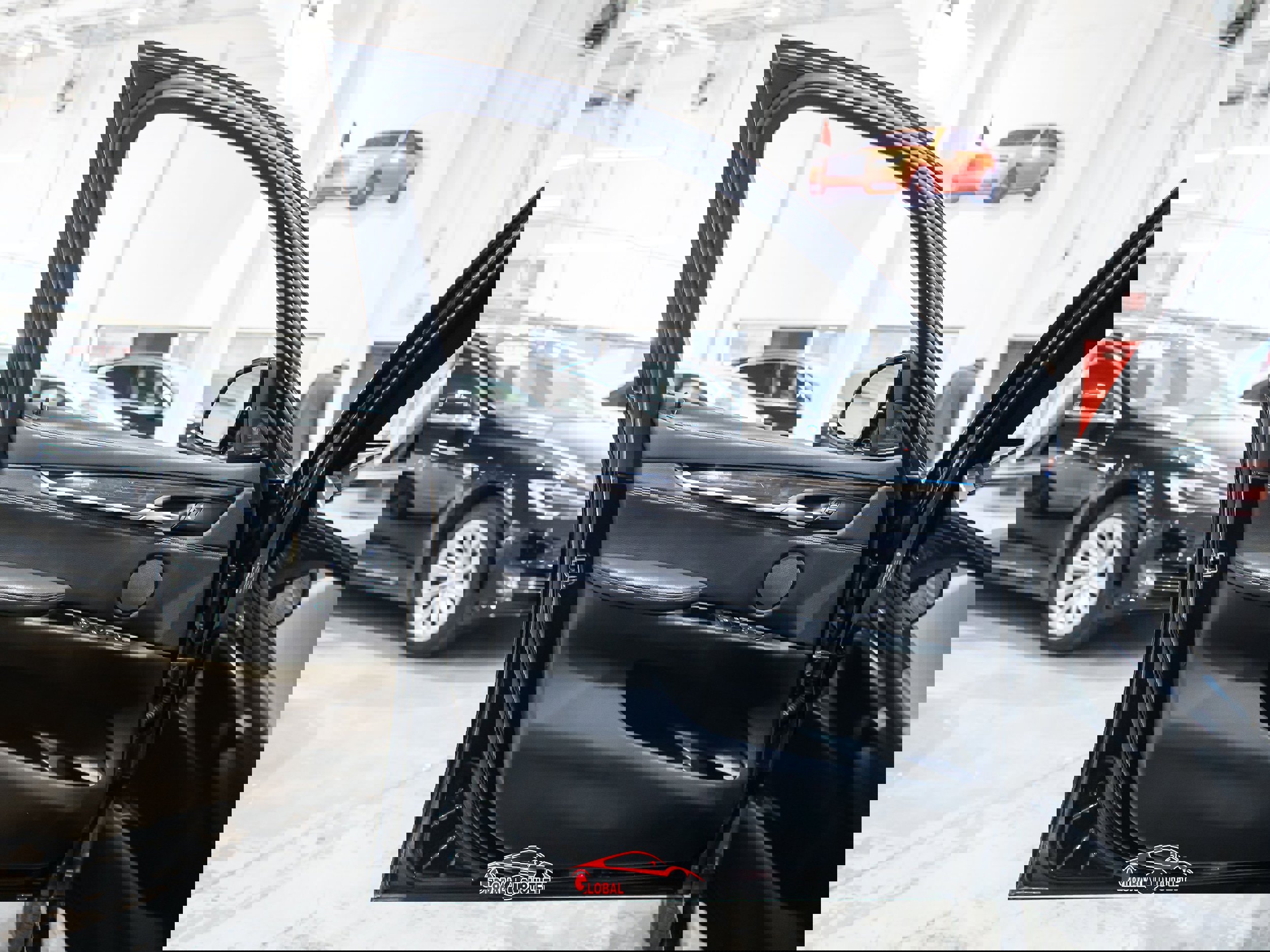 Used 2019 BMW X6 xDrive50i w/ M Sport Package image 46