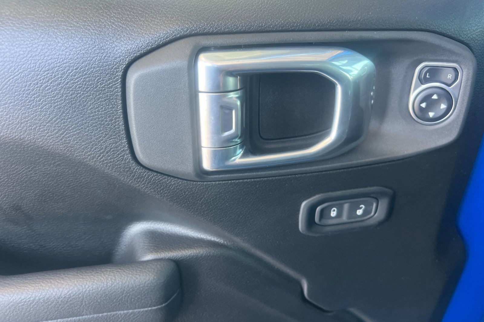 Used 2024 Jeep Gladiator Sport image 8