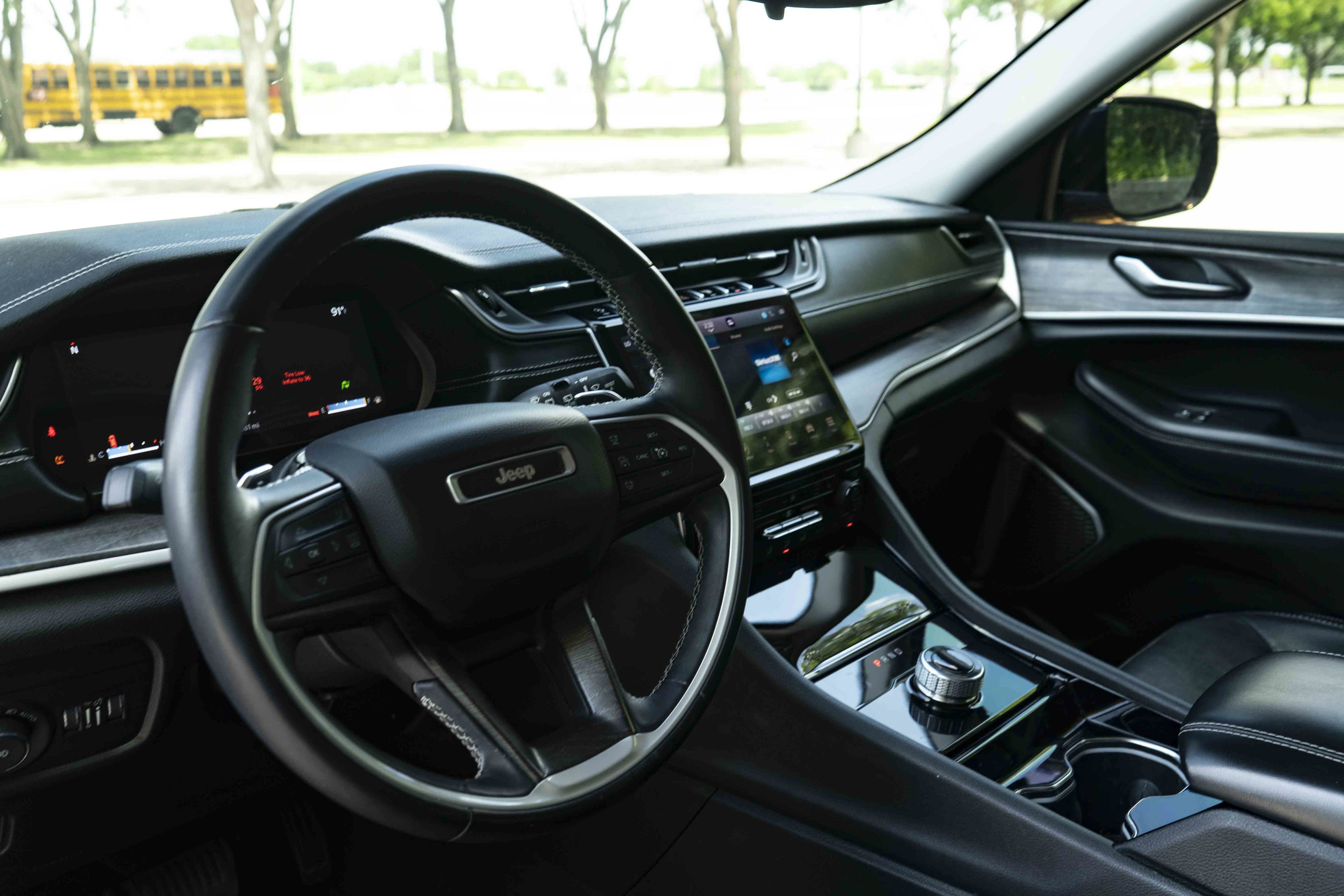 Used 2022 Jeep Grand Cherokee Limited RWD image 15