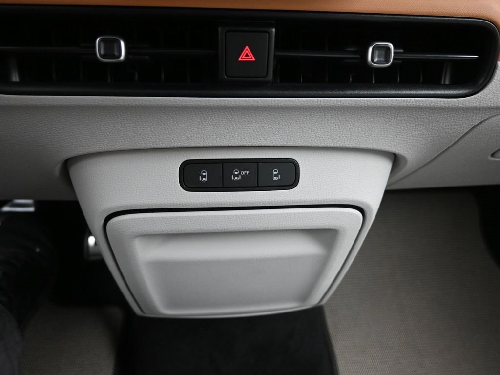 New 2025 Volkswagen ID. Buzz 1st Edition image 13