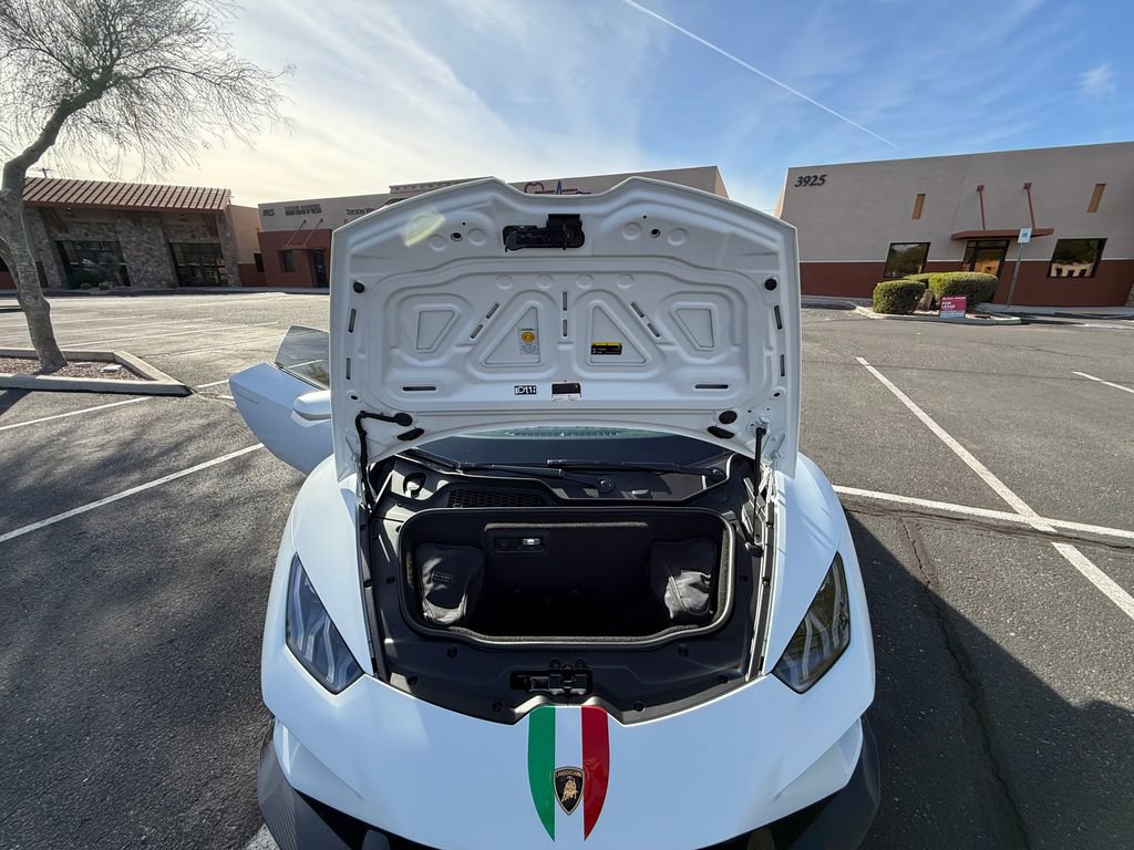 Used 2021 Lamborghini Huracan EVO RWD image 30