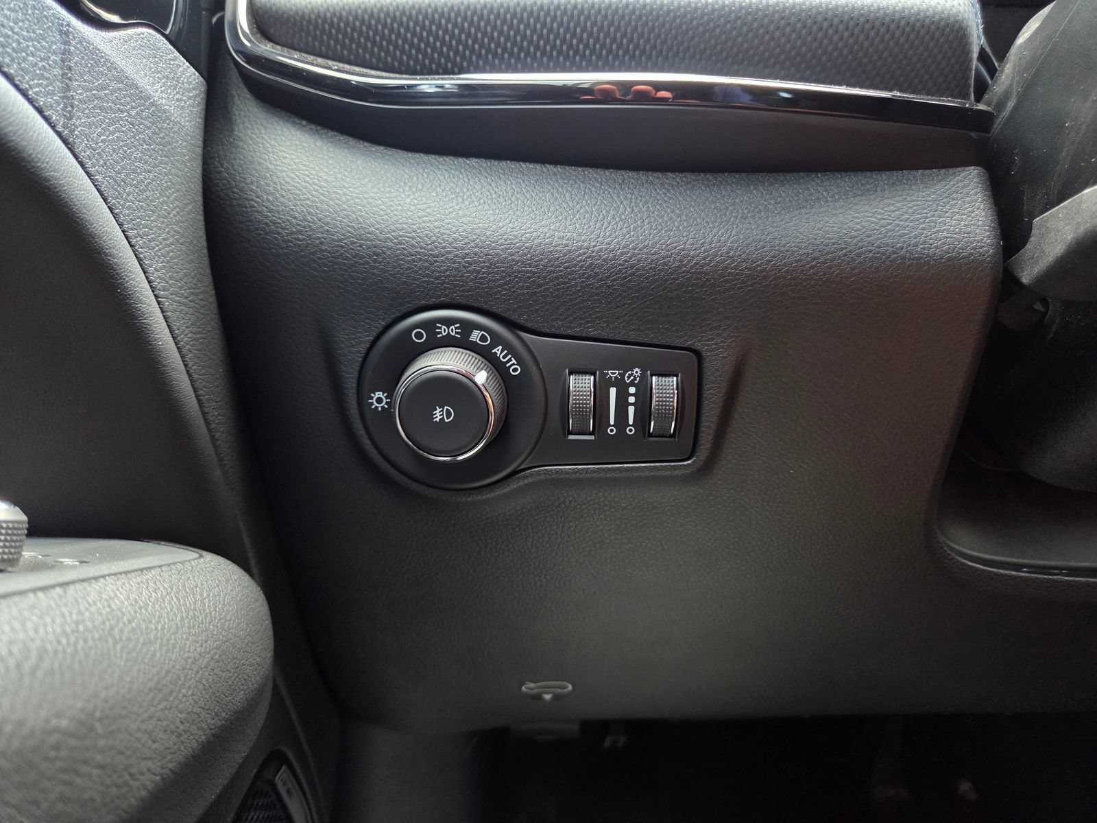 New 2026 Jeep Compass Latitude AWD/4WD image 42