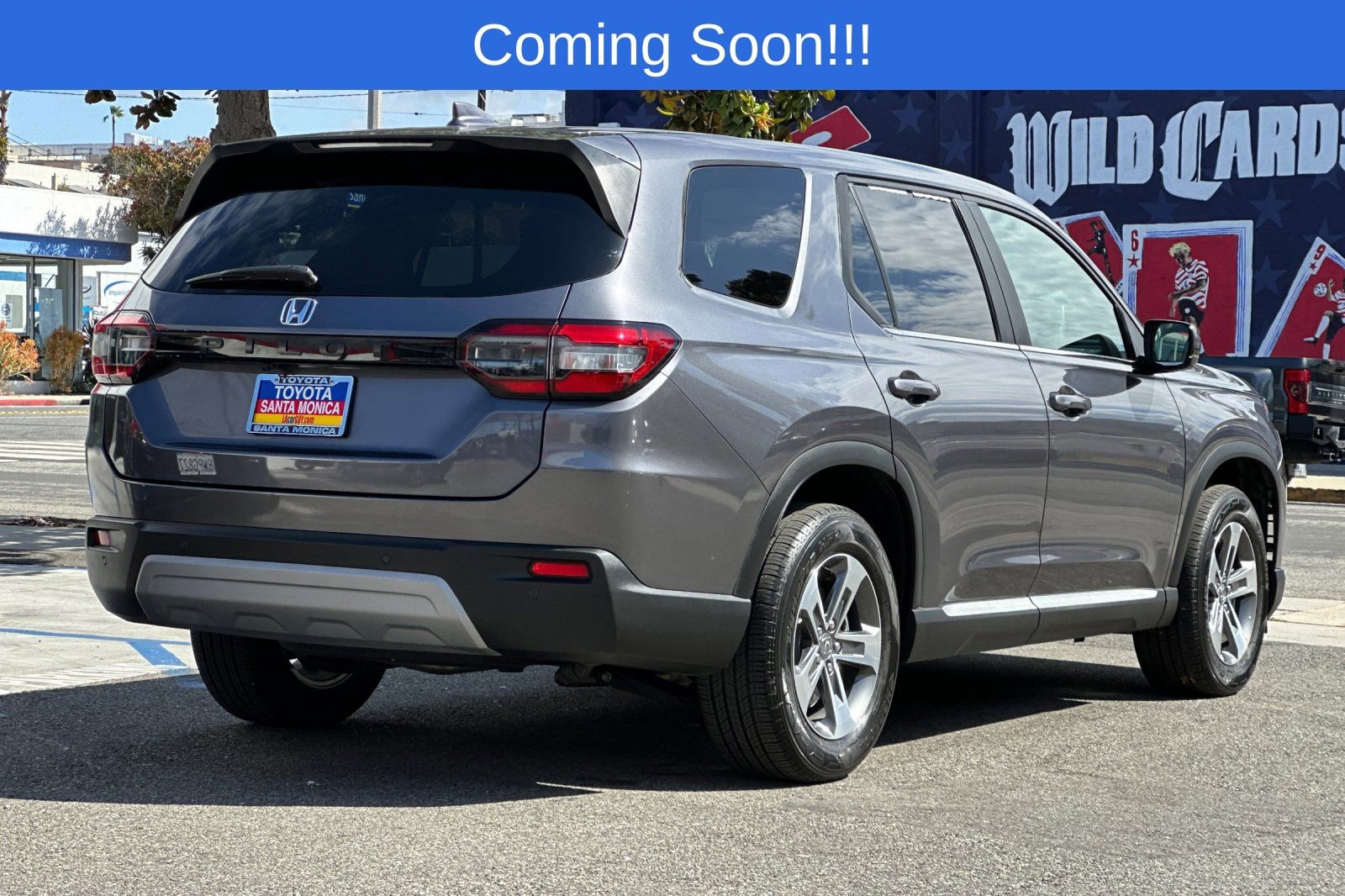Used 2025 Honda Pilot EX-L image 4