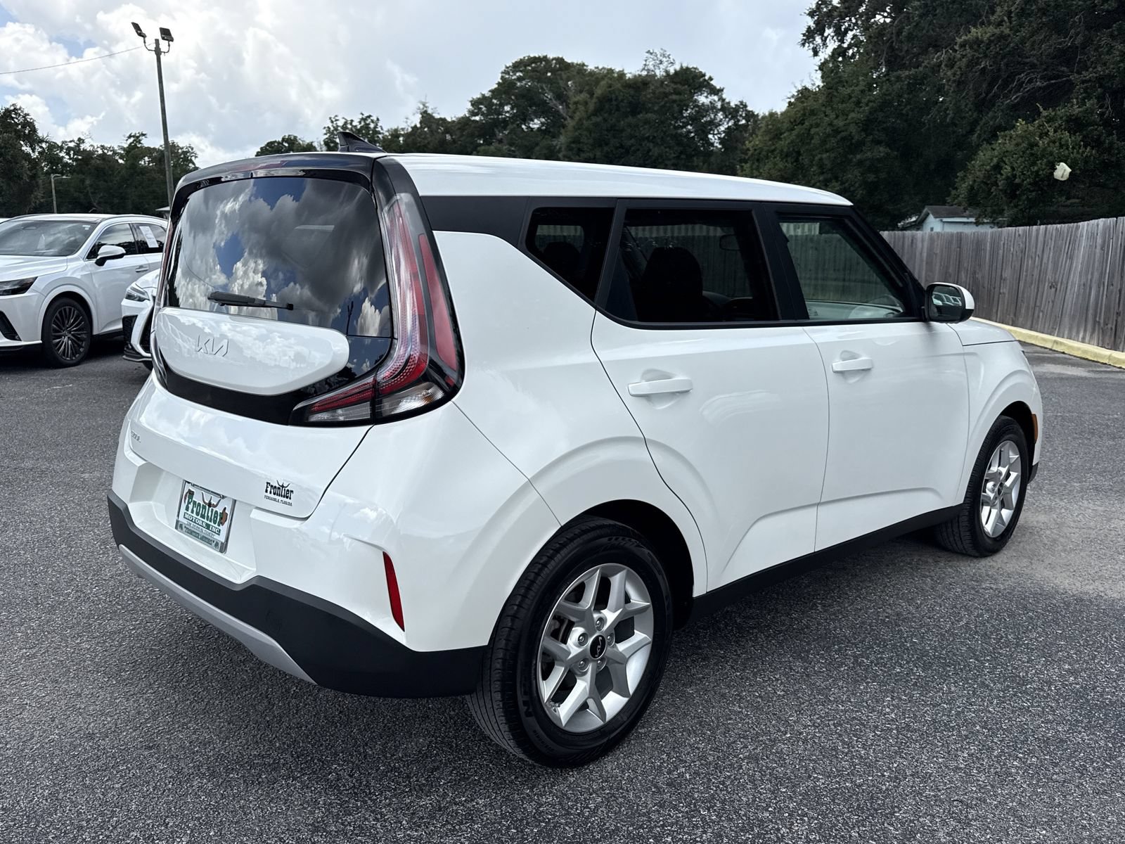 Used 2023 Kia Soul LX w/ LX Technology Package FWD image 5
