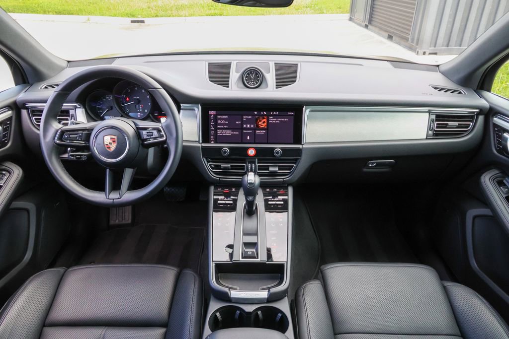 Certified 2026 Porsche Macan AWD/4WD image 25
