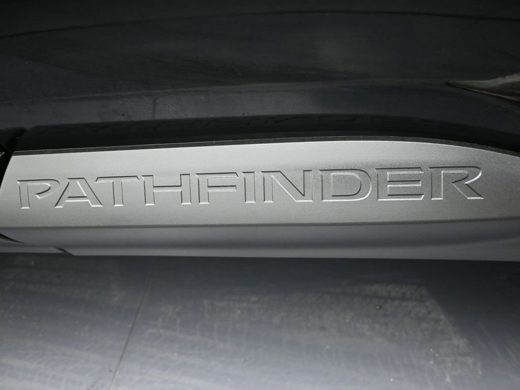Used 2024 Nissan Pathfinder S image 11