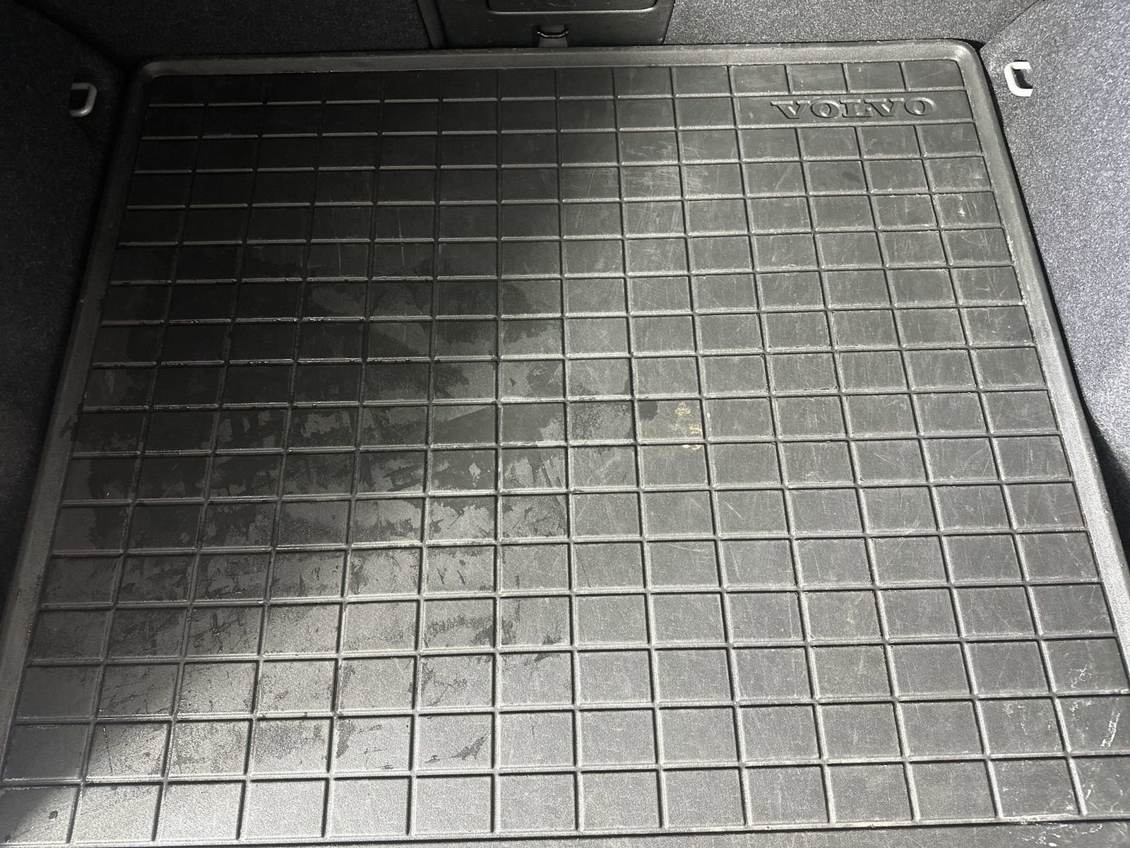 Used 2023 Volvo XC40 B5 Core image 30