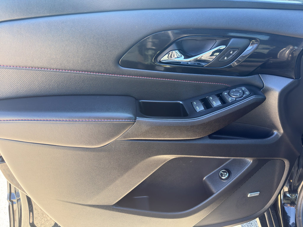 Used 2023 Chevrolet Traverse RS image 14