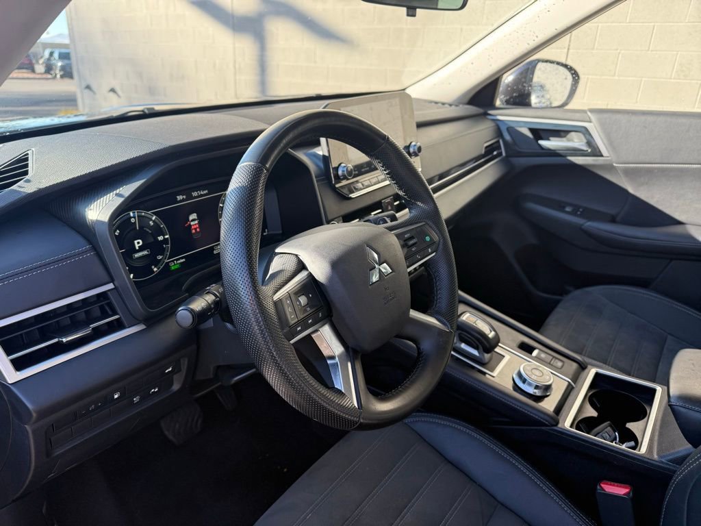 Used 2023 Mitsubishi Outlander SE image 18