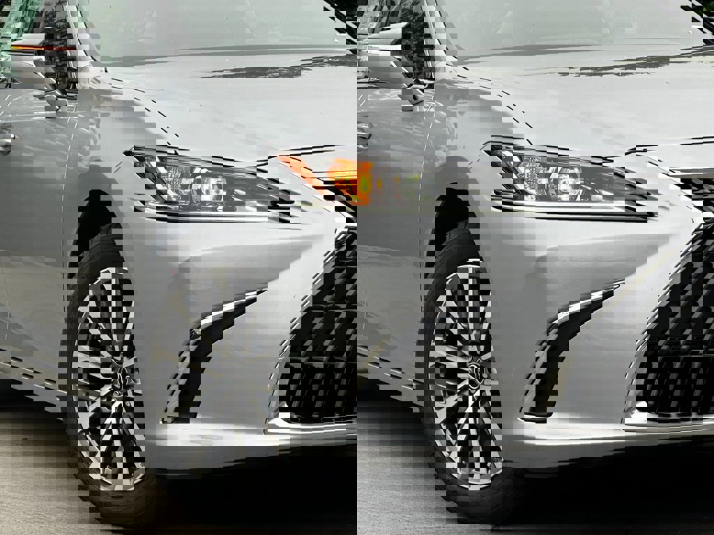 New 2025 Lexus ES 350 image 5