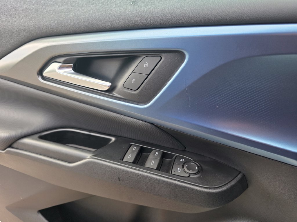 Certified 2024 Chevrolet Equinox EV LT FWD image 14