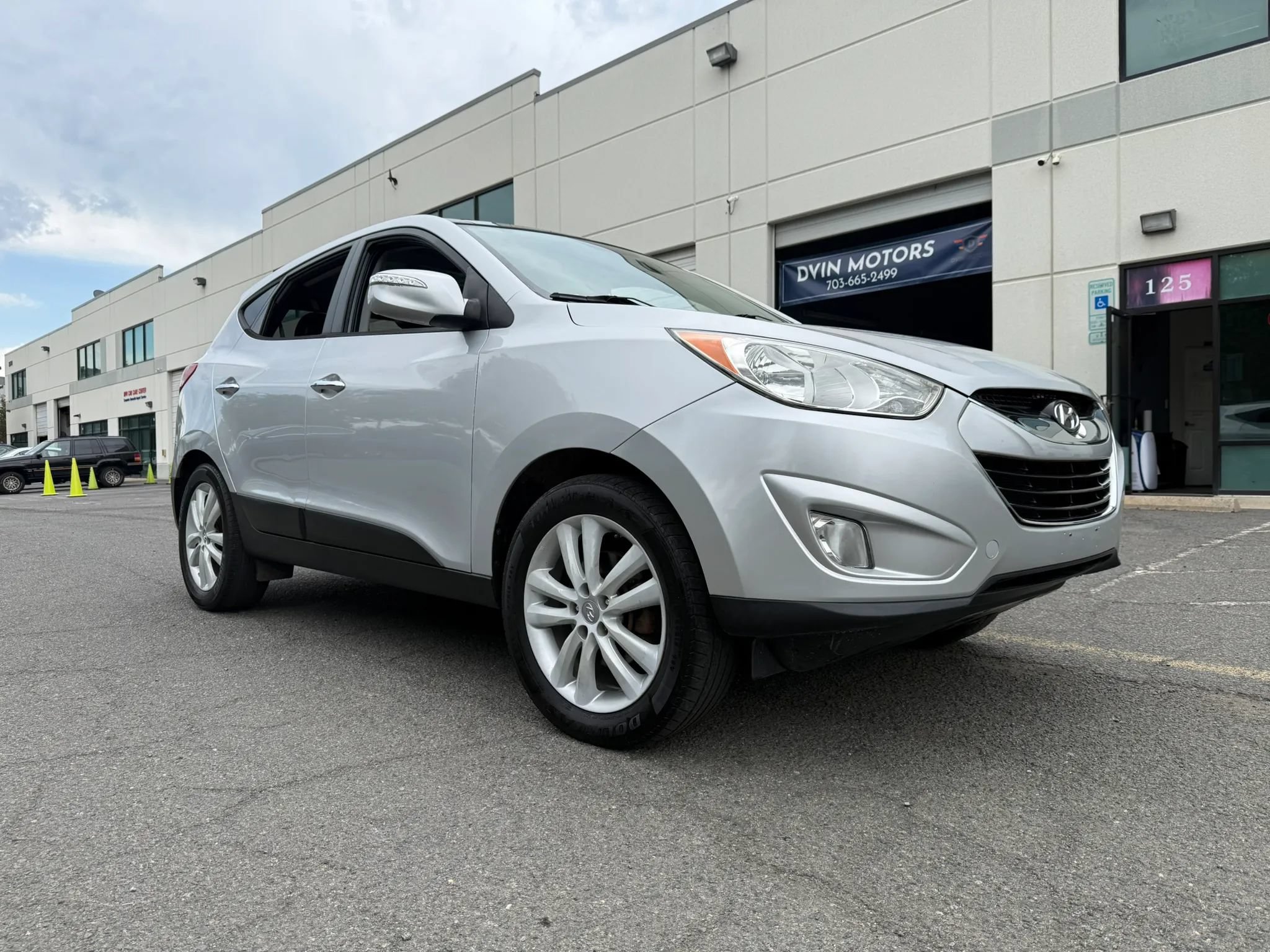 Used 2013 Hyundai Tucson Limited w/ Premium Pkg AWD/4WD image 2