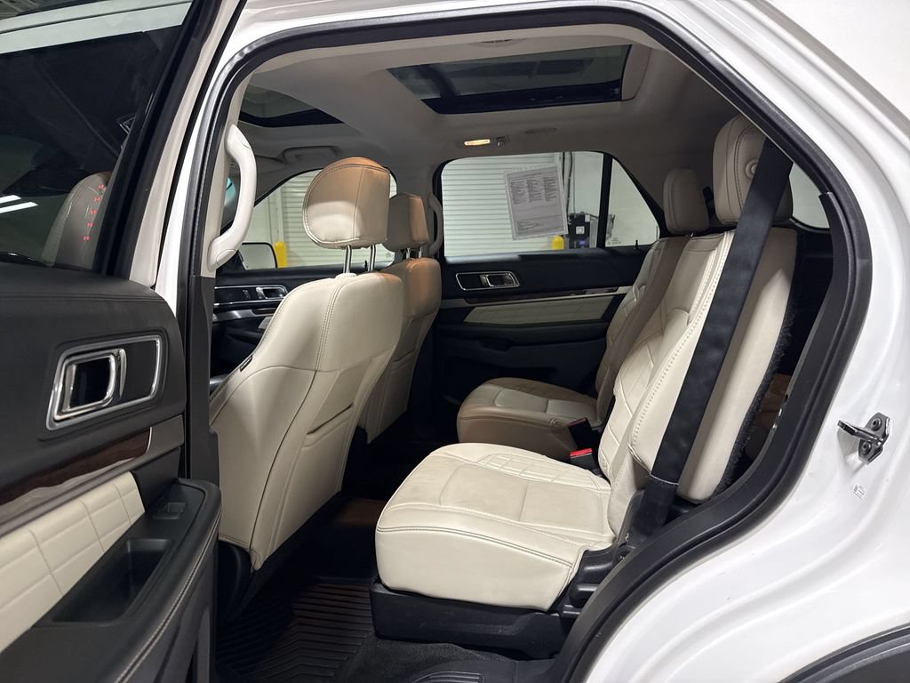 Used 2017 Ford Explorer Platinum AWD/4WD image 24