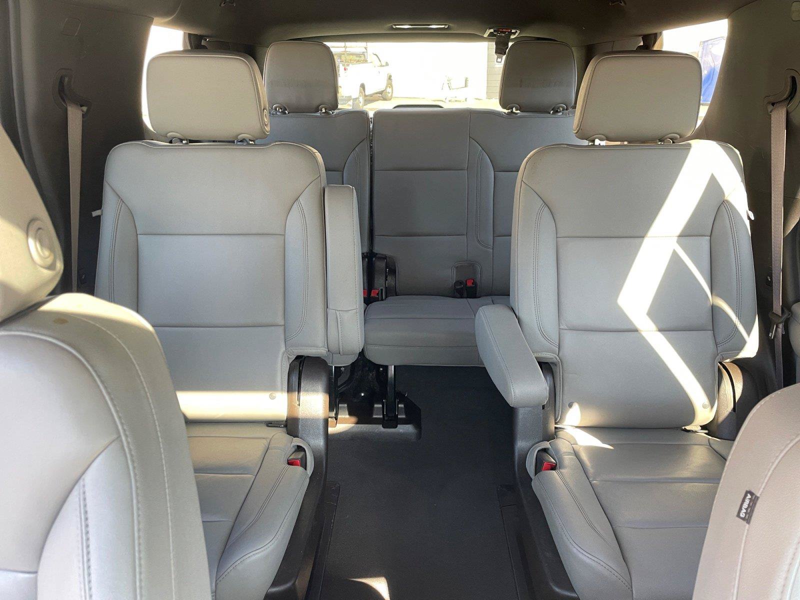 Used 2022 Chevrolet Tahoe LT w/ Luxury Package AWD/4WD image 18