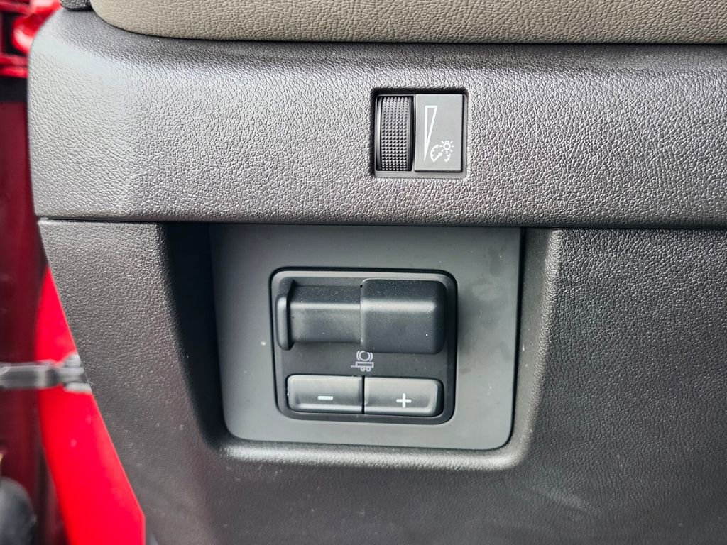 Used 2024 Chevrolet Colorado ZR2 w/ Technology Package AWD/4WD image 22