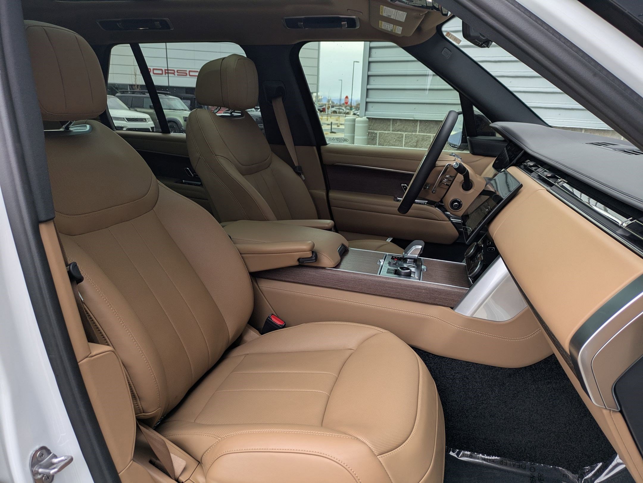 Certified 2023 Land Rover Range Rover SE image 30