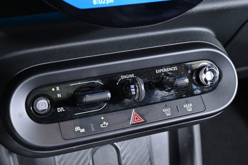 Used 2025 MINI Cooper 2-Door Hardtop image 15