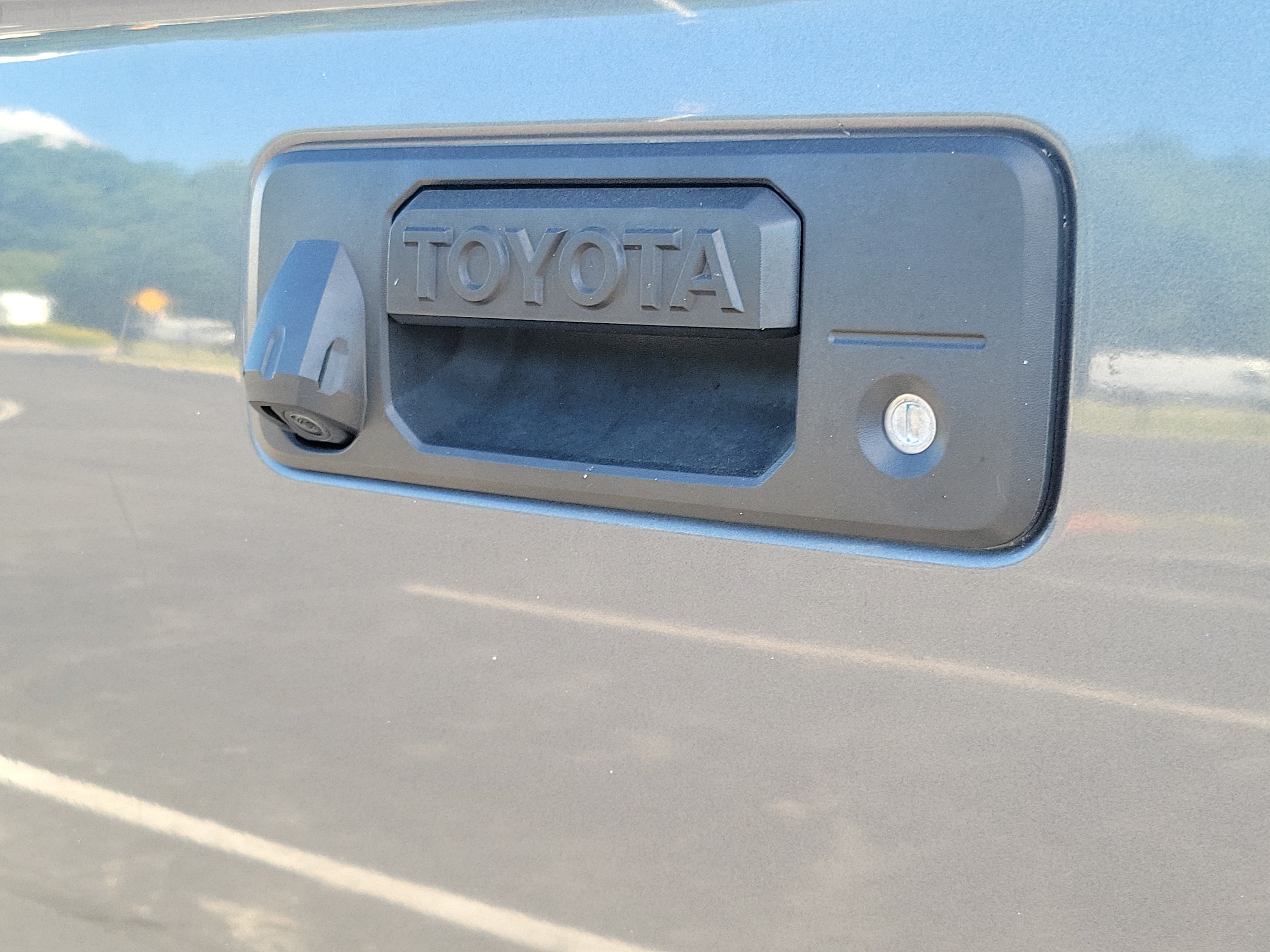 Used 2018 Toyota Tundra SR5 RWD image 9