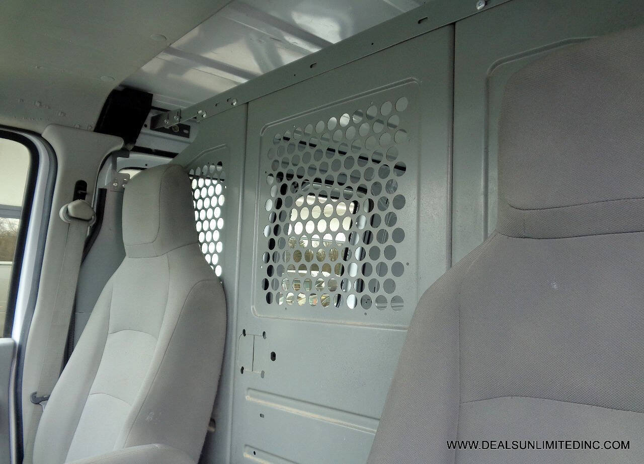 Used 2014 Ford E-250 and Econoline 250 w/ Power Group RWD image 14