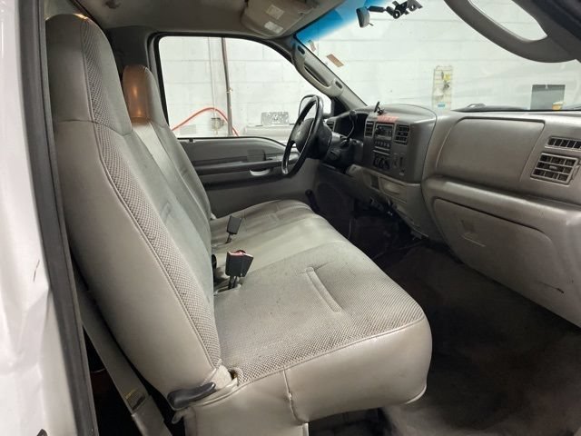 Used 2004 Ford F550 4x4 Regular Cab Super Duty image 12