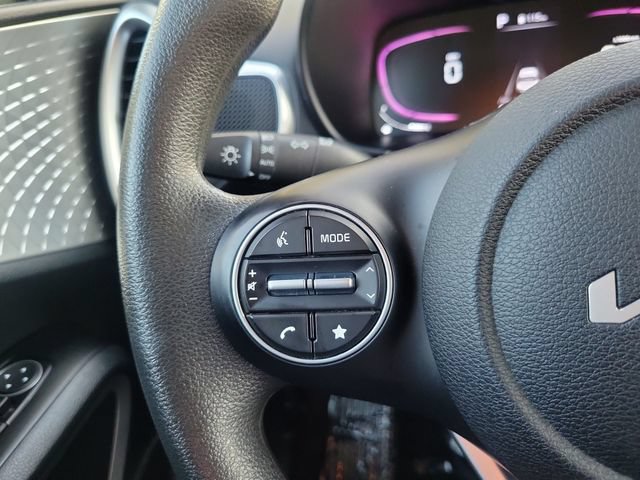 Used 2023 Kia Soul LX w/ LX Technology Package FWD image 15