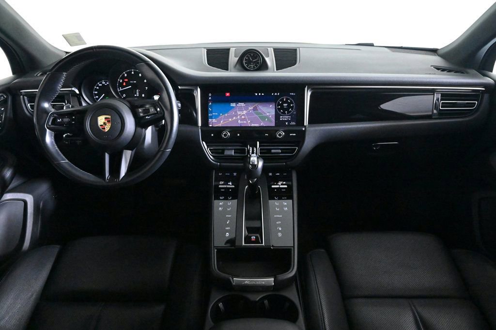 Certified 2024 Porsche Macan AWD/4WD image 11