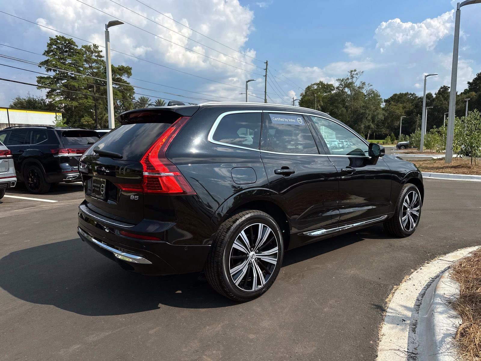 Certified 2023 Volvo XC60 B5 Plus w/ Protection Package Premier image 5